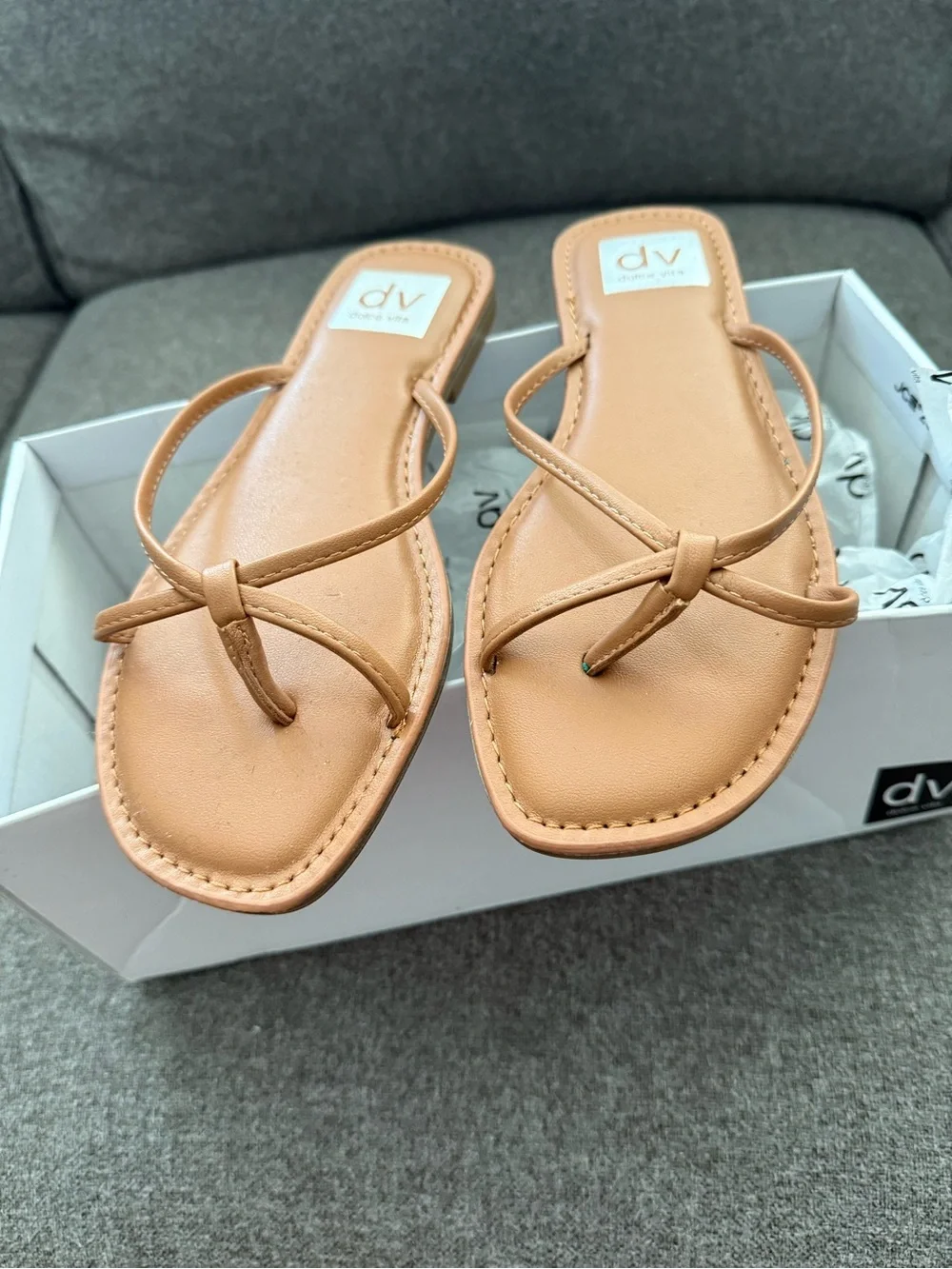 Dv Dolce Vita Women's Jumpie Thong Flip Slide Flats Sandals - Toffee Size 6.5